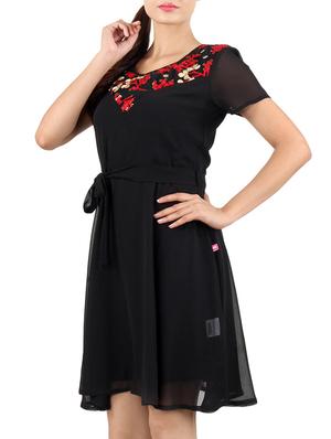 short sleeves embroidered black dress - 10296500 - Standard Image - 2