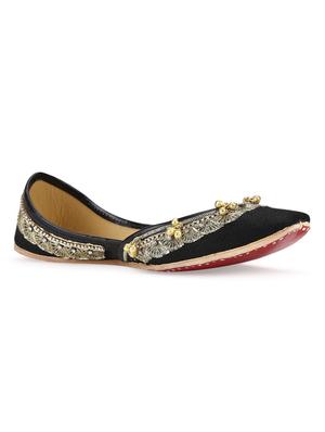 zeva black embellished leather handcrafted mojaris - 10344697 - Standard Image - 2