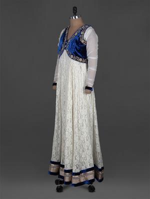white net Anarkali kurta with embroidered velvet jacket - 1050711 - Standard Image - 2