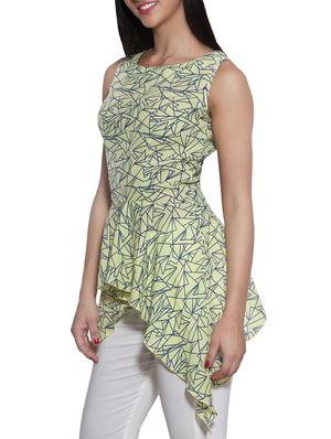 geometric print asymmetric top - 10668966 - Standard Image - 2