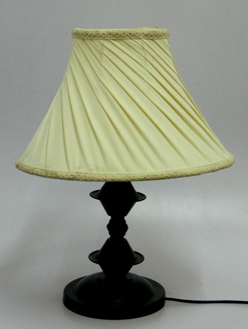 White Metal And Fabric Table Lamp - 1066933 - Zoom Image - 2
