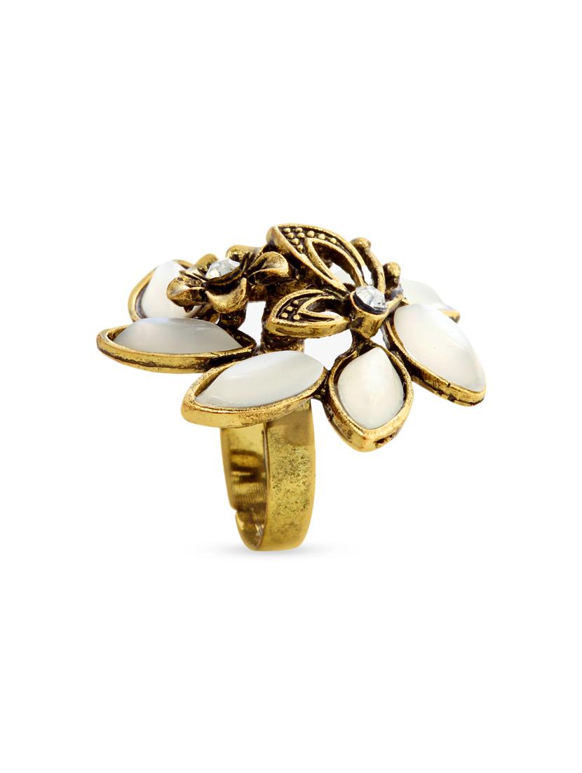 gold metal ring - 10687281 - Zoom Image - 2