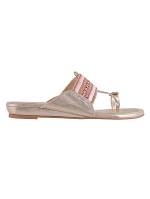 gold mesh toe separator kolhapuris - 11410154 - Standard Image - 2
