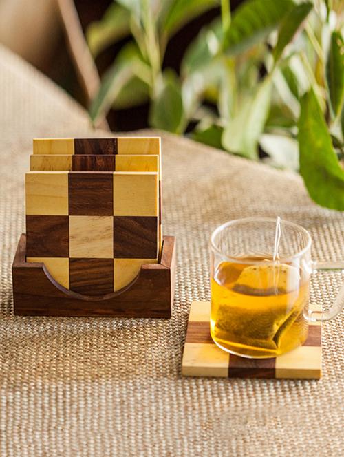 exclusivelane chess patterned wooden coasters set of 4 with holder - 11427350 - Very Small Image - 1