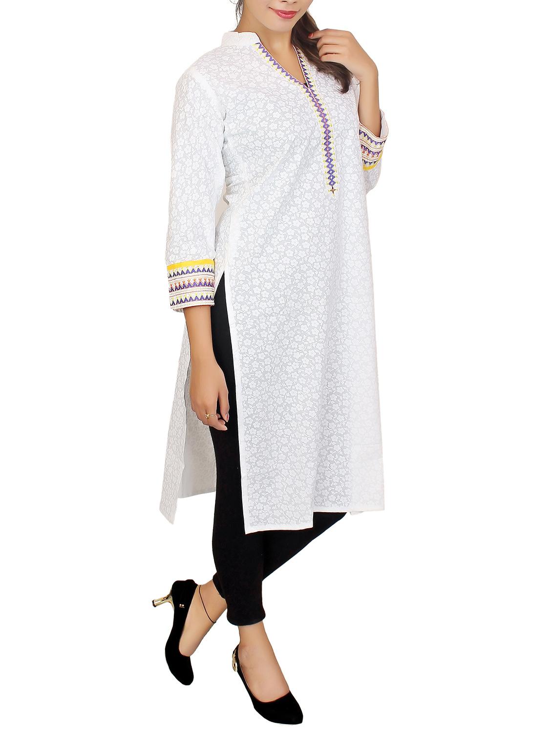 white cotton printed kurta - 11464984 - Zoom Image - 2