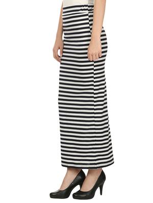 blue and white cotton pencil skirt - 11784656 - Standard Image - 2