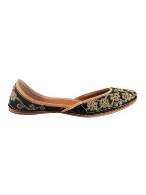 black silk hand embroidered mojaris - 12221677 - Standard Image - 2