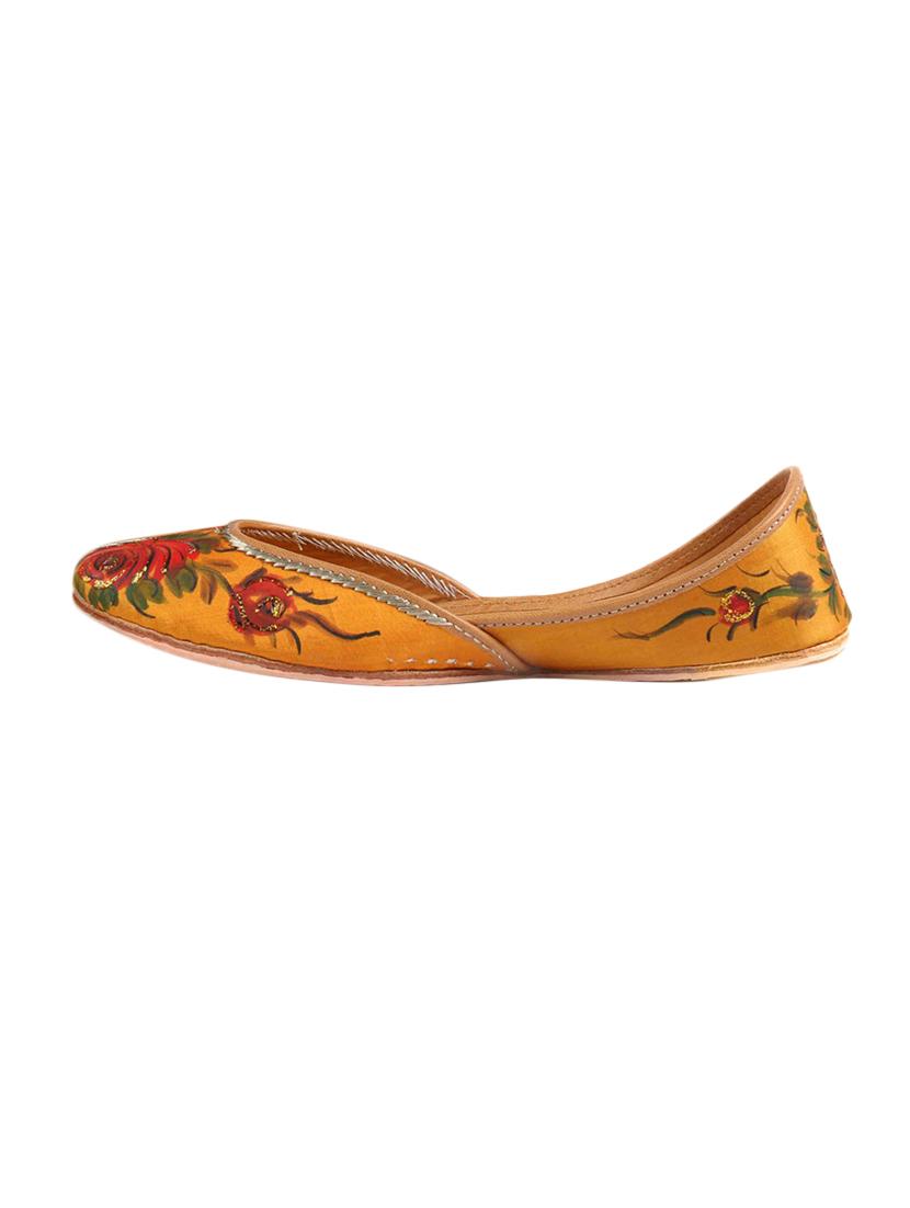 mustard hand painted silk mojris - 12241604 - Zoom Image - 2