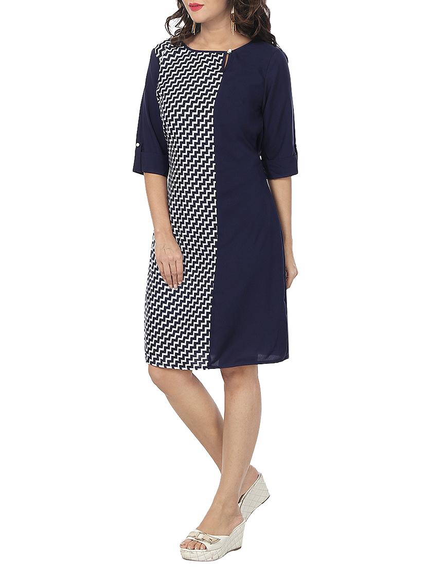 chevron key hole front dress - 12276765 - Zoom Image - 2