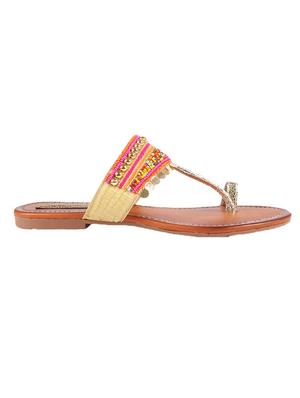 pink faux leather one toe kolhapuris - 13448266 - Standard Image - 2