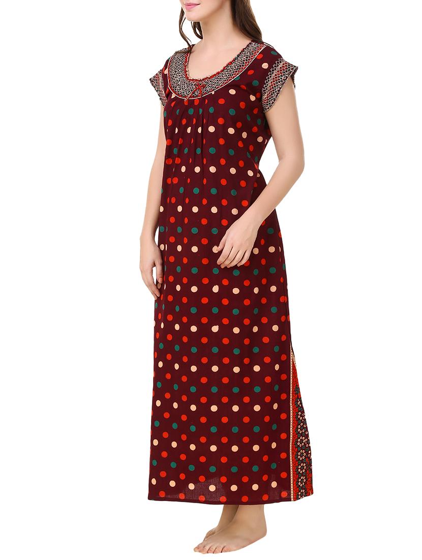 maroon polka dots printed cotton gown - 13662691 - Zoom Image - 2