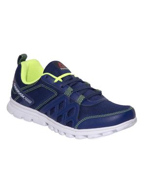 Reebok mens sports shoes under 2000Rs @ Limeroad Reebok mens sports shoes under 2000Rs @ Limeroad