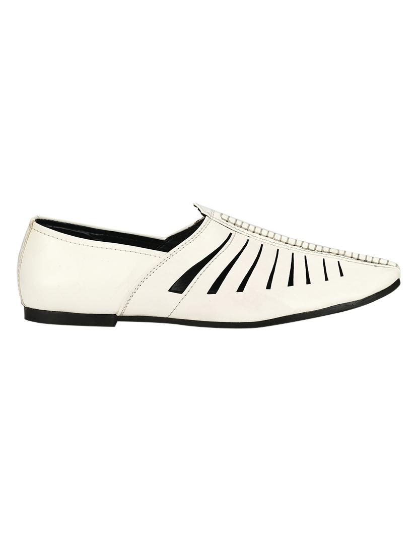 white synthetic slip on jutis - 13722108 - Zoom Image - 2
