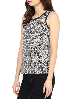 round neck printed top - 13743073 - Standard Image - 2