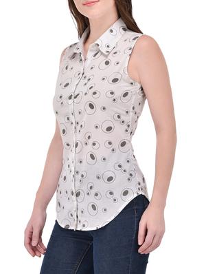 curved hem sleeveless shirt - 13961903 - Standard Image - 2