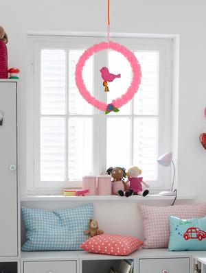 feather decorative hangings with bird for doors and walls - 13998416 - Standard Image - 2