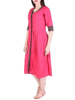 pink & black short pleated dress - 14052159 - Standard Image - 2