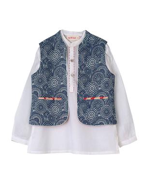 white cotton kurta with reversible jacket - 14450099 - Standard Image - 5