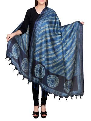 blue poly silk tie & dye dupatta - 14546438 - Standard Image - 2