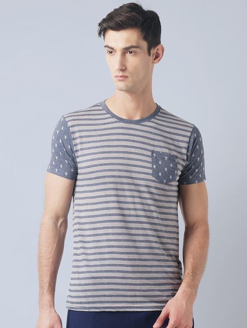 grey cotton pocket t-shirt - 14770021 - Standard Image - 1