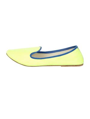 yellow slip on jutis - 14799615 - Standard Image - 2