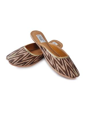 brown slip on jutis - 14865322 - Standard Image - 2