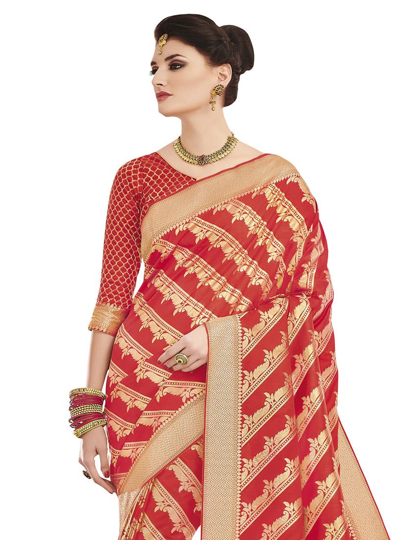 red silk banarasi saree with blouse - 14906983 - Zoom Image - 2