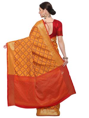 Zari bordered woven saree with blouse - 14909569 - Standard Image - 2
