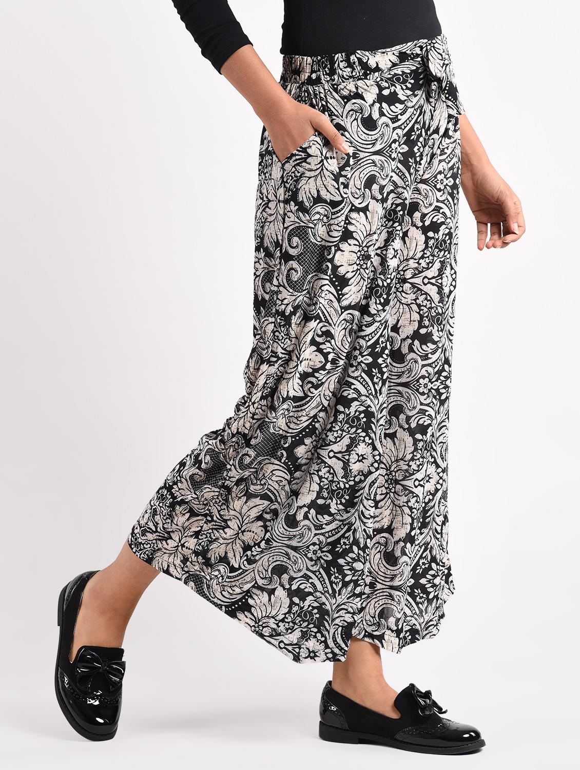 black printed rayon palazzo - 14961920 - Zoom Image - 2