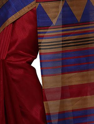 red silk blend printed saree with blouse - 15014501 - Standard Image - 2