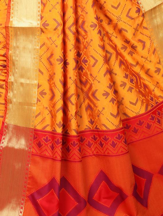 Zari woven saree with blouse - 15019252 - Zoom Image - 2