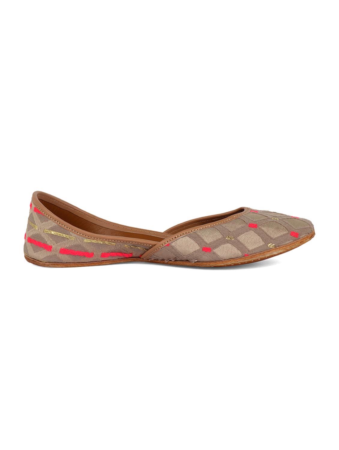 coral haze beige and pink jacquard juttis - 15019795 - Zoom Image - 2