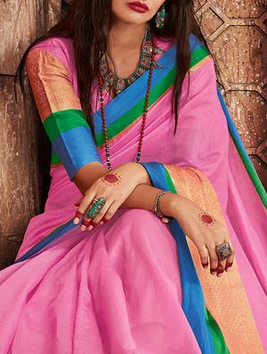 Contrast bordered handloom saree with blouse - 15026176 - Standard Image - 2