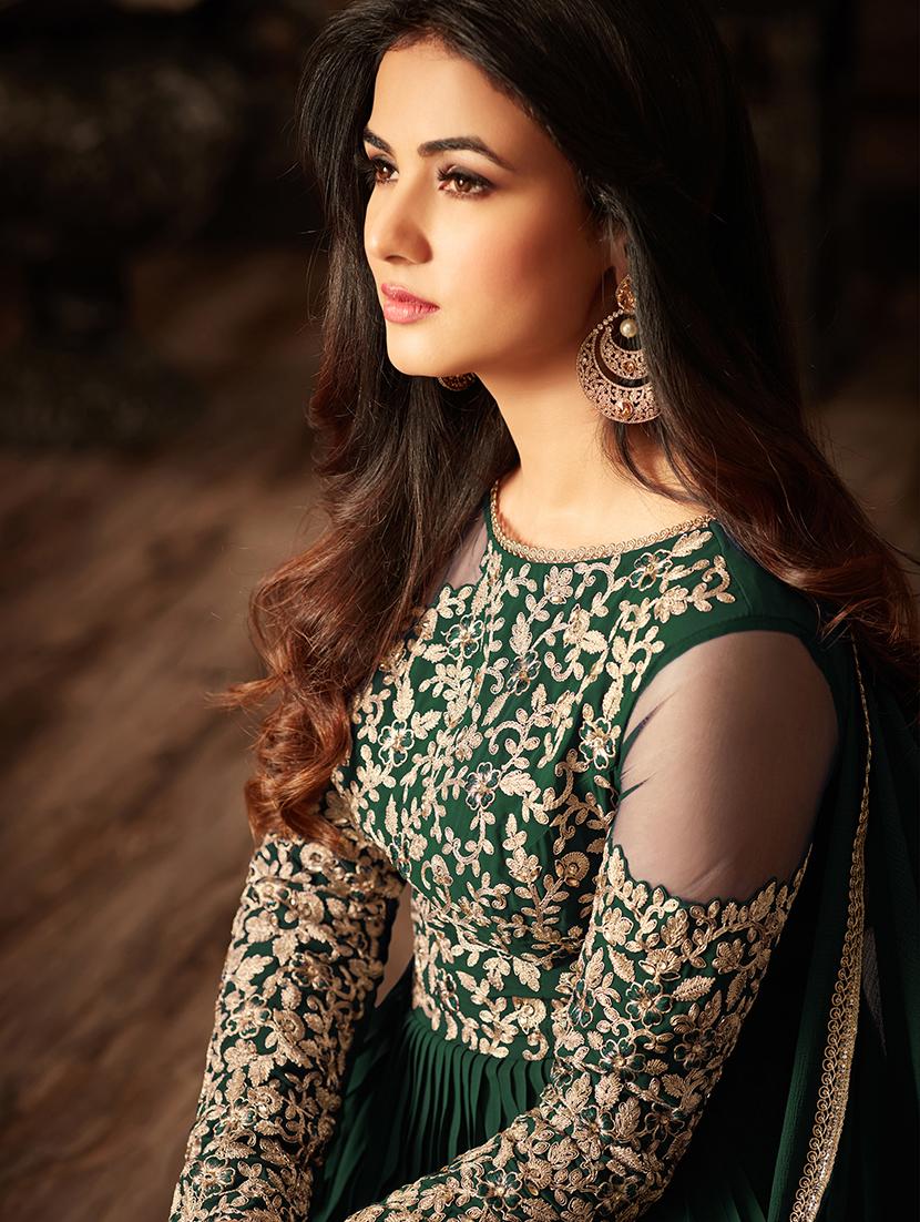Green embroidered semi-stitched flared suit - 15109067 - Zoom Image - 2