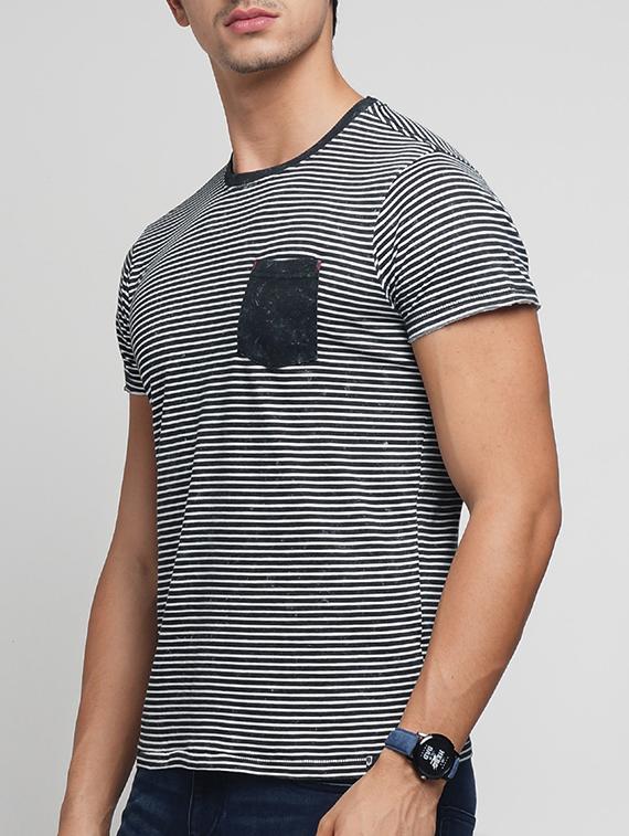 black cotton pocket t-shirt - 15118528 - Zoom Image - 2