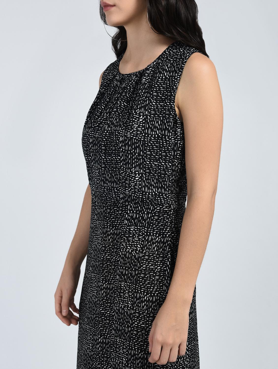 Pleated neck maxi dress - 15121396 - Zoom Image - 5