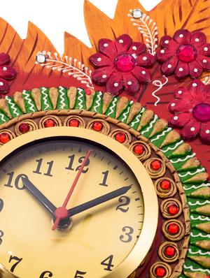 handcrafted papier-mache leaf shape wall clock - 15148674 - Standard Image - 5