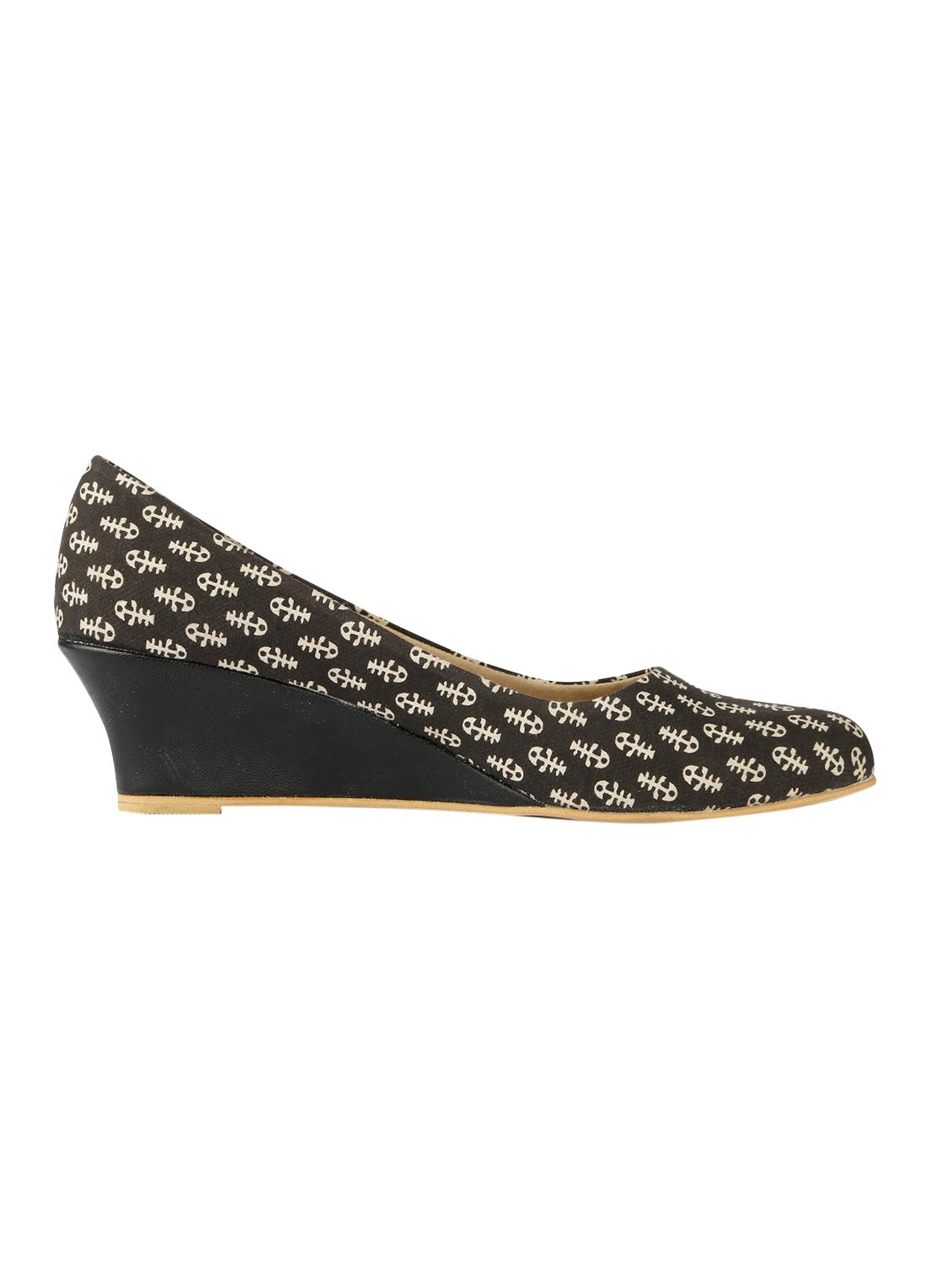 black slip on wedge - 15163638 - Zoom Image - 2