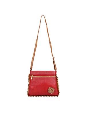 maroon leatherette (pu) regular sling bag - 15201237 - Standard Image - 5