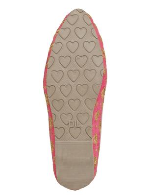 pink slip on jutis - 15203338 - Standard Image - 5
