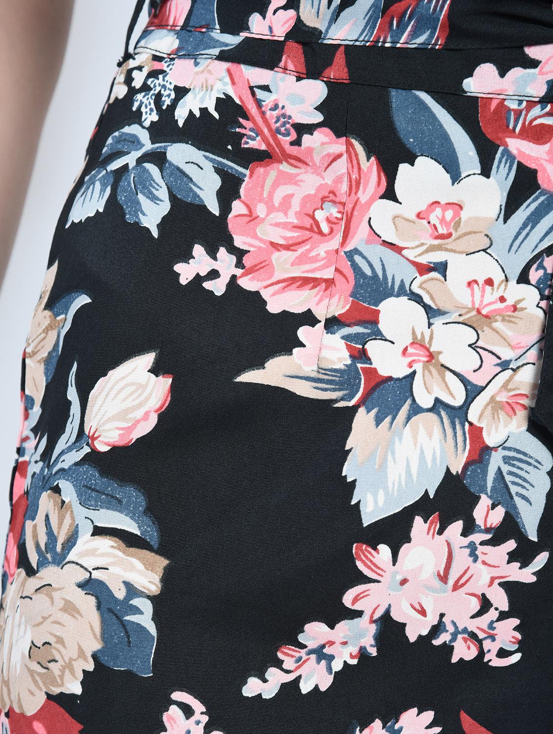 black floral shorts - 15211107 - Zoom Image - 5