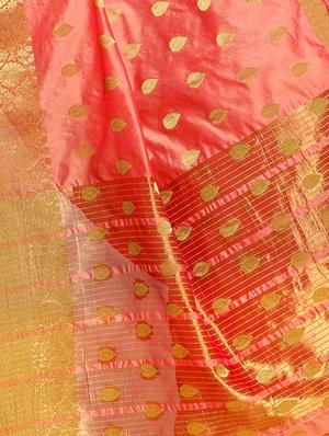 peach silk blend banarasi saree with blouse - 15225824 - Standard Image - 5