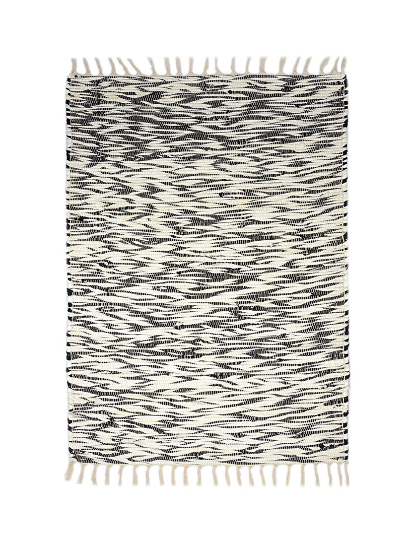 100% cotton unique design handloom made soft reversiable multi purpose Chindi rugs for regular use. Size is 90x150 cm - 15235367 - Zoom Image - 2