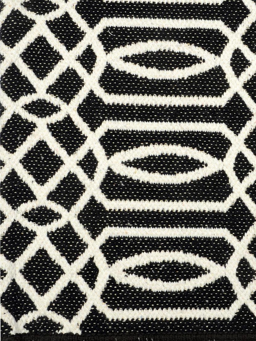 100% cotton unique design handloom made soft reversible multi purpose rugs for regular use. Size is 90x150 cm - 15235371 - Zoom Image - 5