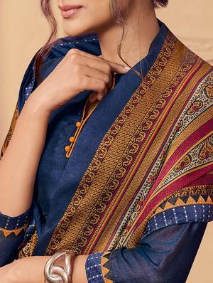 blue bordered saree with blouse - 15257648 - Standard Image - 2