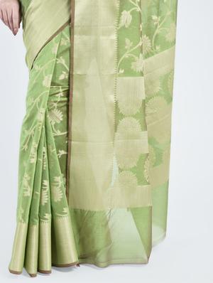 Floral Motif Banarasi Saree - 15268423 - Standard Image - 2