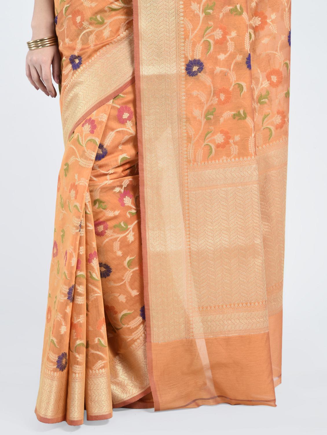 Floral Motif Banarasi Saree - 15268541 - Zoom Image - 2