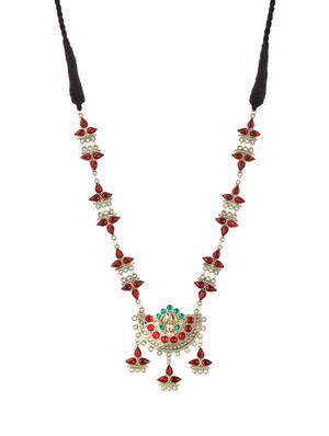tribal necklace - 15268793 - Standard Image - 2