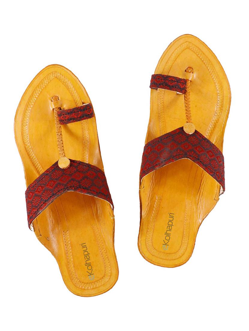 red one toe kolhapuri - 15272199 - Zoom Image - 5