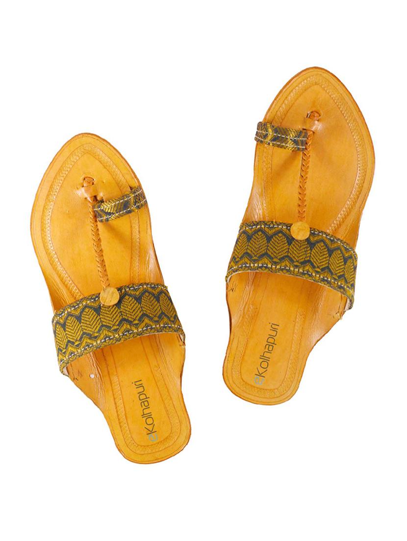 yellow one toe kolhapuri - 15272206 - Zoom Image - 5